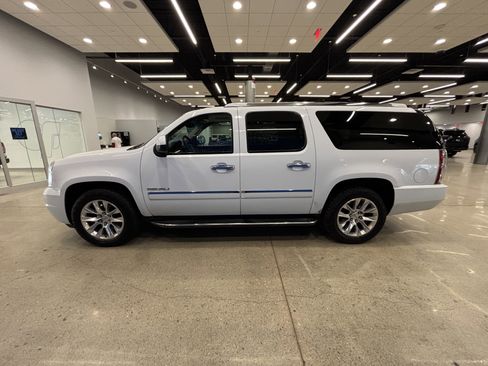 Used 2011 GMC Yukon XL Denali image 5