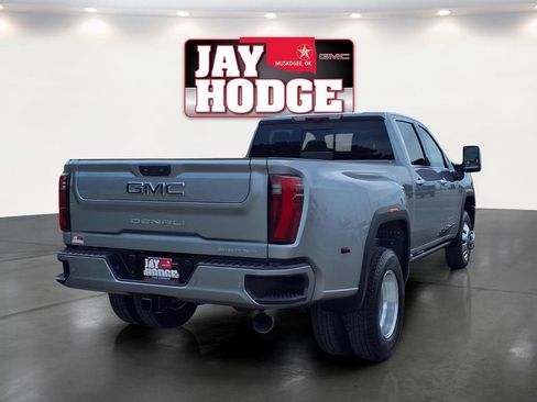 Used 2024 GMC Sierra 3500 Denali Ultimate AWD/4WD image 7