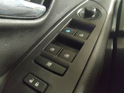 Used 2016 Chevrolet Trax LTZ FWD image 27