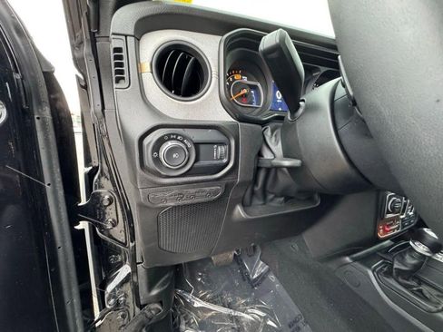 Used 2025 Jeep Wrangler Unlimited Sport AWD/4WD image 23