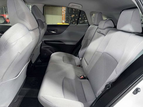 Certified 2022 Toyota Venza LE image 17