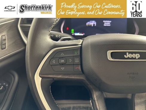 Used 2024 Jeep Grand Cherokee L Limited w/ Luxury Tech Group II image 28