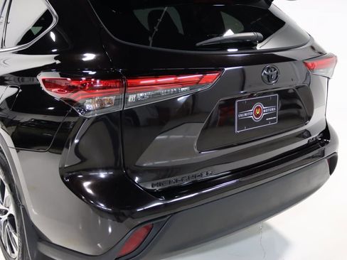 Used 2021 Toyota Highlander XLE image 68