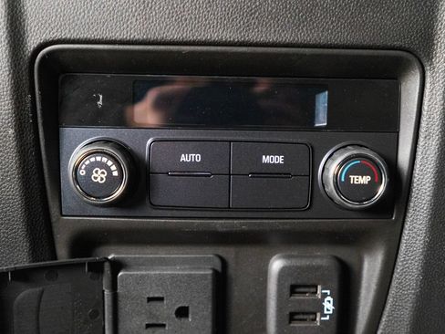 Used 2023 Buick Enclave Essence w/ Experience Buick Package AWD/4WD image 30
