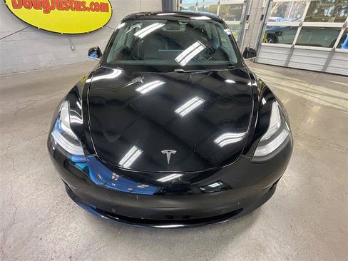 Used 2018 Tesla Model 3 Long Range image 8