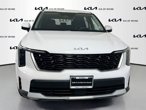 Certified 2024 Kia Sorento LX image 2