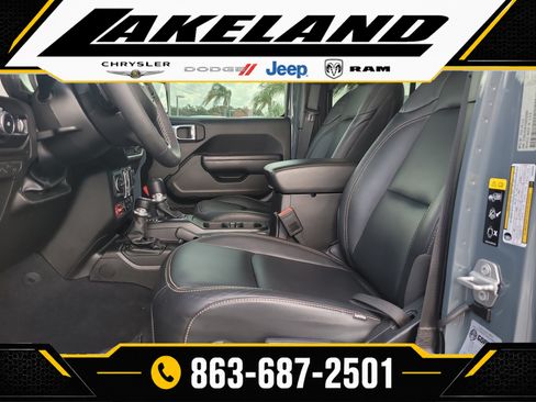 Used 2025 Jeep Wrangler Unlimited Sport AWD/4WD image 16