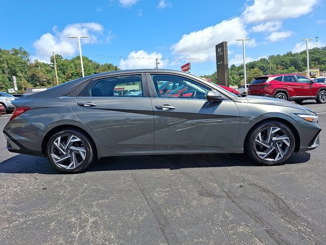 Certified 2025 Hyundai Elantra SEL FWD image 7