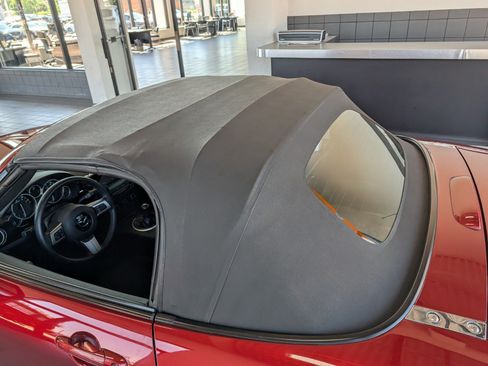Used 2007 MAZDA MX-5 Miata Touring w/ Suspension Pkg RWD image 6