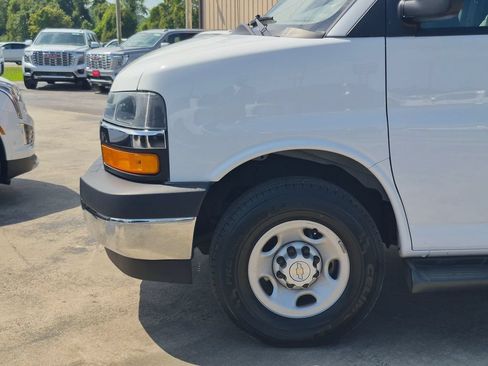 Used 2023 Chevrolet Express 3500 LT w/ LT Preferred Equipment Group RWD image 9