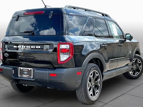 Certified 2025 Ford Bronco Sport Outer Banks w/ Outer Banks Tech Package+ AWD/4WD image 18
