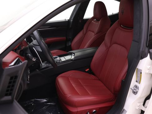 Used 2022 Maserati Ghibli Modena Q4 image 7