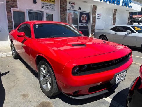 Used 2021 Dodge Challenger SXT RWD image 3