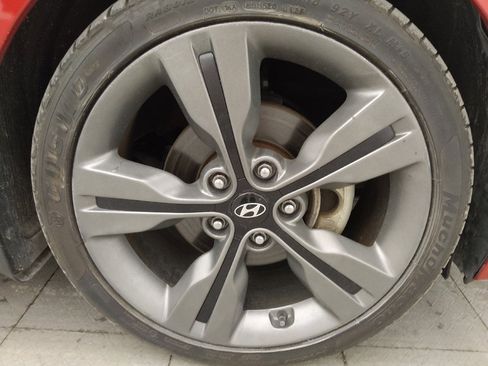 Used 2016 Hyundai Veloster w/ Option Group 02 FWD image 31