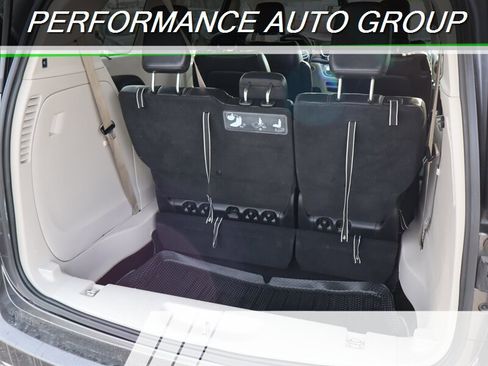 Used 2019 Chrysler Pacifica Touring-L image 6
