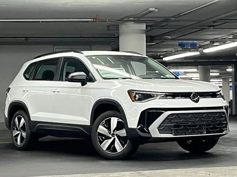 New 2026 Volkswagen Taos S AWD/4WD image 2