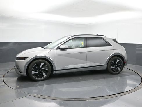New 2026 Hyundai Ioniq 5 Limited image 2
