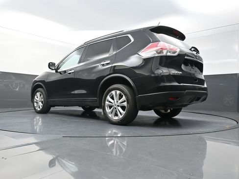 Used 2016 Nissan Rogue SV image 23