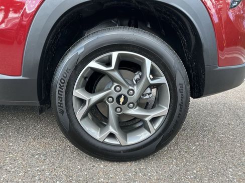 Used 2025 Chevrolet Trax LT w/ Driver Confidence Package image 31