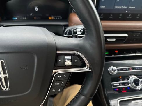 Used 2023 Lincoln Nautilus Reserve w/ Luxury Package image 27
