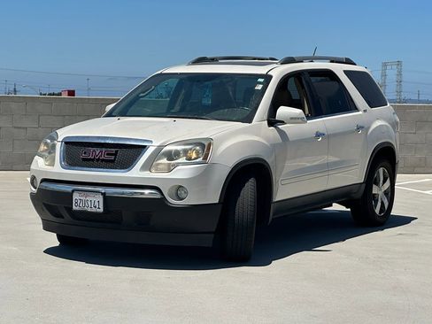 Used 2011 GMC Acadia SLT image 3