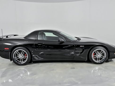 Used 2003 Chevrolet Corvette Z06 w/ Memory Package, 3 Drivers RWD image 13