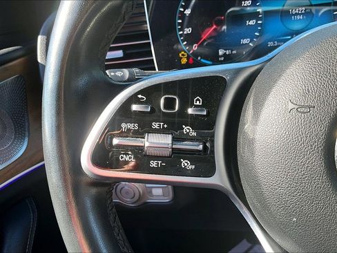 Used 2022 Mercedes-Benz GLE 350 4MATIC w/ Premium Package image 11
