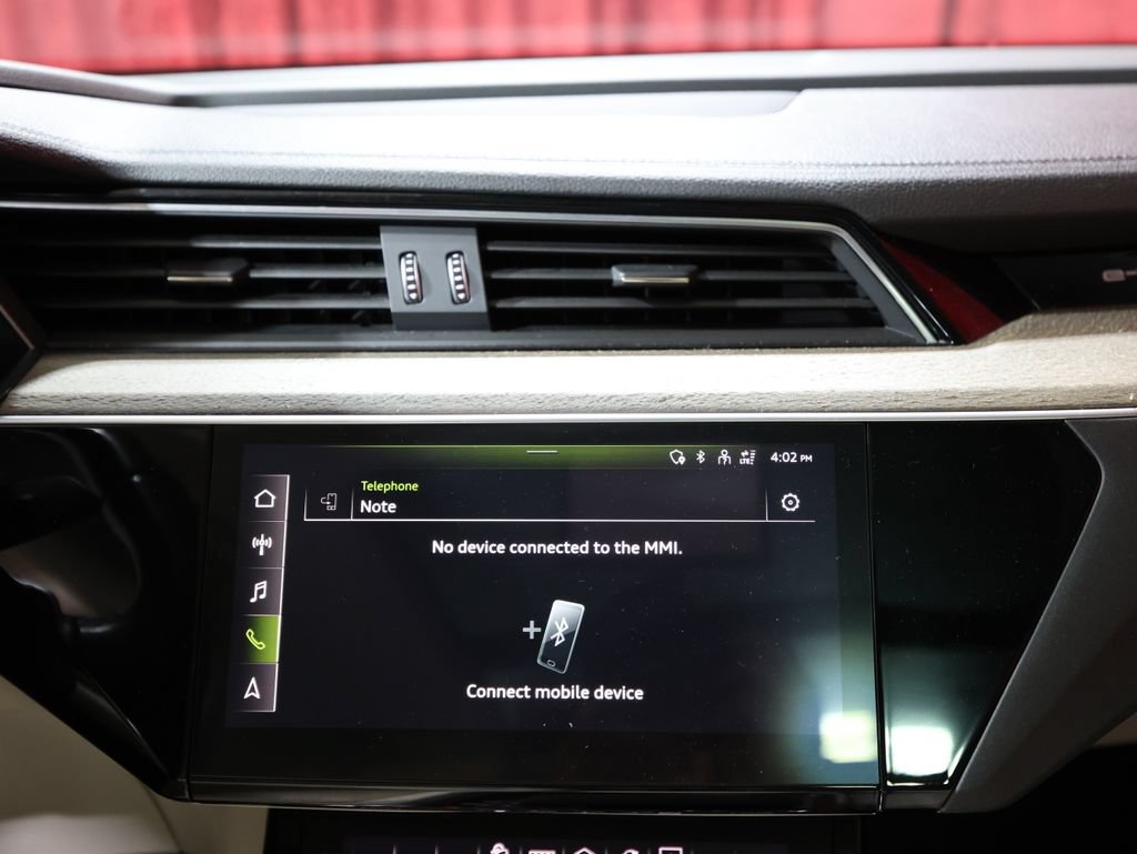 Used 2021 Audi e-tron Premium Plus w/ Premium Plus Package AWD/4WD image 18