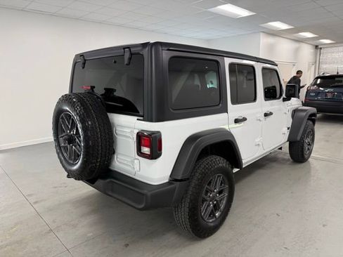 Used 2026 Jeep Wrangler Unlimited Sport AWD/4WD image 5