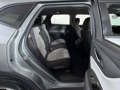 Used 2023 Chevrolet Blazer LT w/ Driver Confidence Package FWD image 5