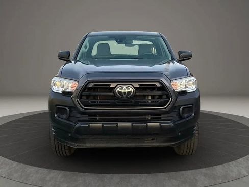 Used 2018 Toyota Tacoma SR image 2