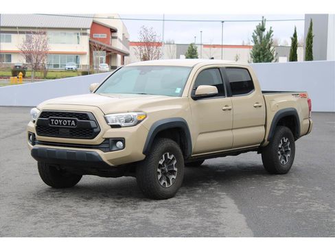Used 2018 Toyota Tacoma TRD Off-Road w/ Technology Package image 1