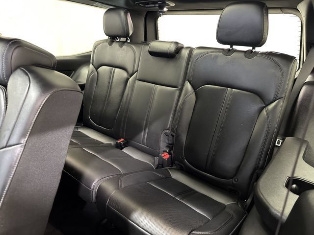 Used 2023 Jeep Wagoneer 4WD w/ Premium Group I image 15