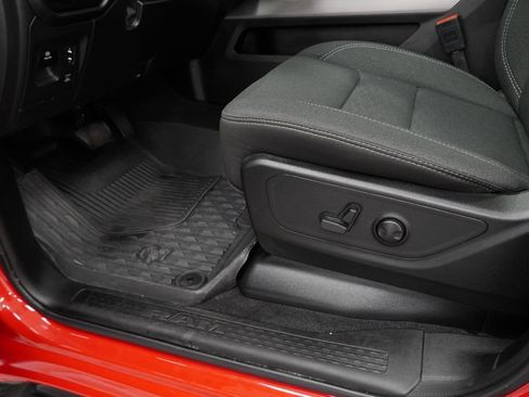 Used 2025 RAM 1500 Big Horn AWD/4WD image 40