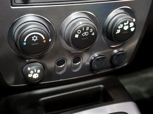 Used 2008 HUMMER H3 image 18