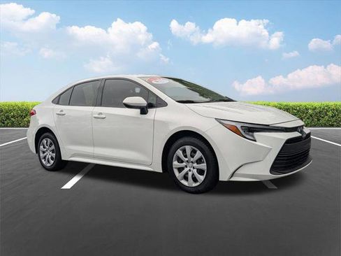 Certified 2024 Toyota Corolla LE FWD image 2