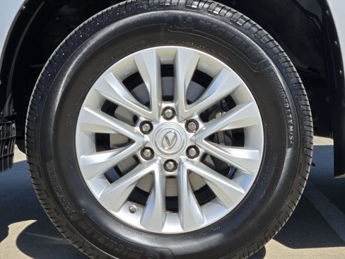 Used 2017 Lexus GX 460 Premium AWD/4WD image 14