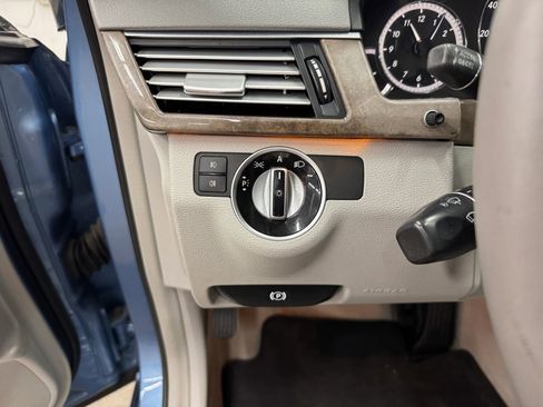Used 2011 Mercedes-Benz E 350 Sedan image 29