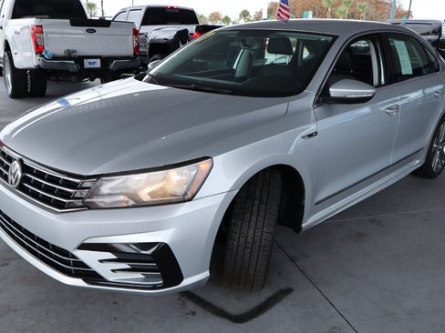 Used 2017 Volkswagen Passat 1.8T R-Line image 9