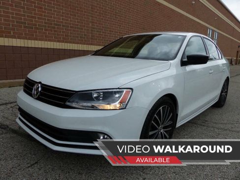 Used 2015 Volkswagen Jetta Sport FWD image 1