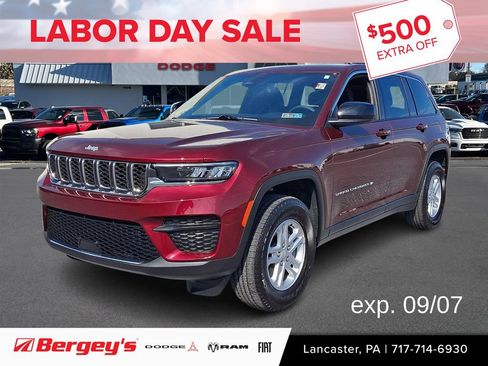 Used 2025 Jeep Grand Cherokee Laredo w/ Luxury Tech Group I AWD/4WD image 1