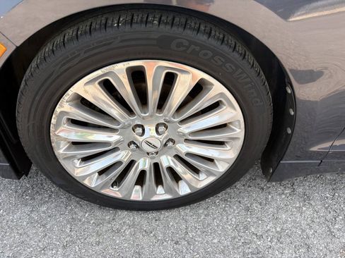 Used 2013 Lincoln MKZ FWD image 11