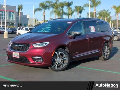 Used 2023 Chrysler Pacifica Pinnacle