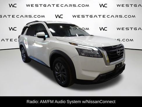 Used 2024 Nissan Pathfinder SV AWD/4WD image 2