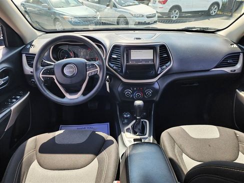 Used 2018 Jeep Cherokee Latitude image 27