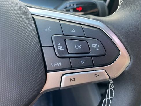 New 2025 Volkswagen Tiguan SE AWD/4WD image 30