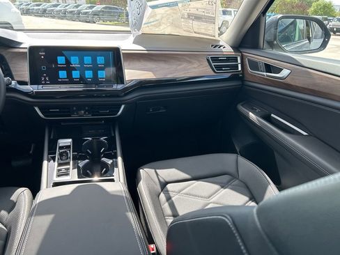 New 2026 Volkswagen Atlas SE FWD image 11