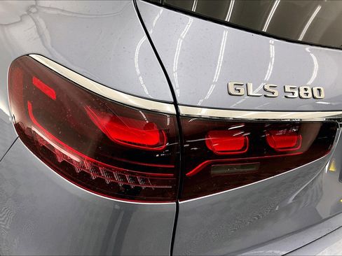 New 2026 Mercedes-Benz GLS 580 4MATIC image 12