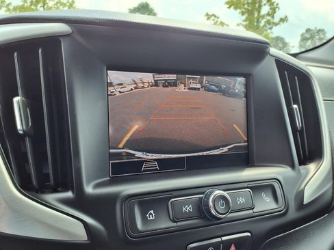 Used 2024 GMC Terrain SLE AWD/4WD image 6