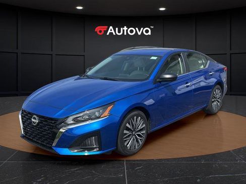 Used 2025 Nissan Altima 2.5 SV image 1